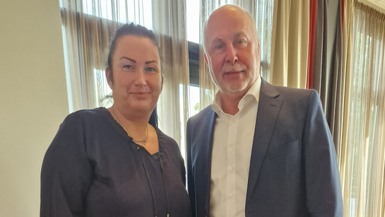 Michaela Mandal und Ulrich Silberbach beim Parlament der DRV 